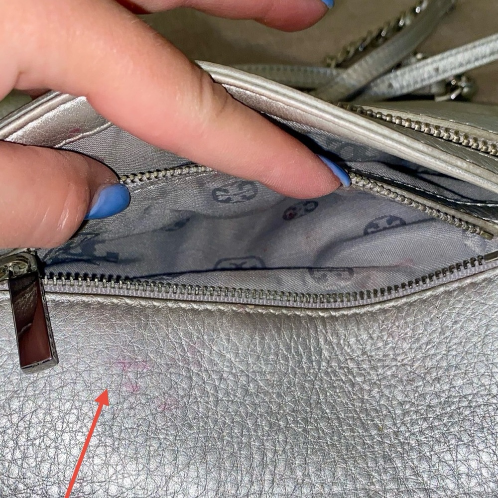 Tory Burch Metallic Leather Britten Convertable Clutch/Shoulder/Crossbody Silver - Picture 7 of 7